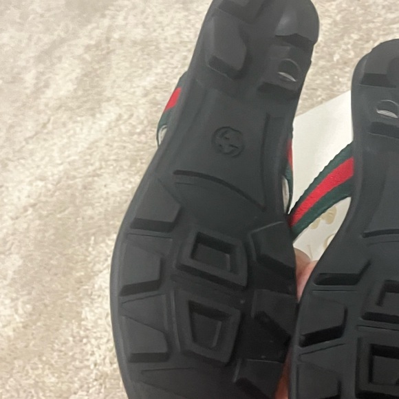 Gucci Beige and Red Flip Flops - Picture 4 of 7